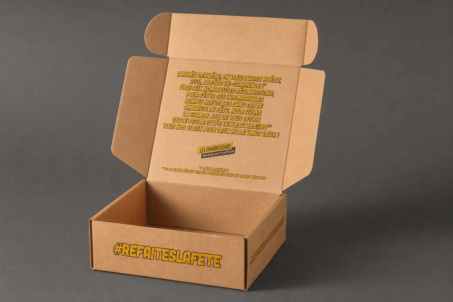Boîte d'expédition kraft Les Envahisseurs, intérieur imprimé en jaune
