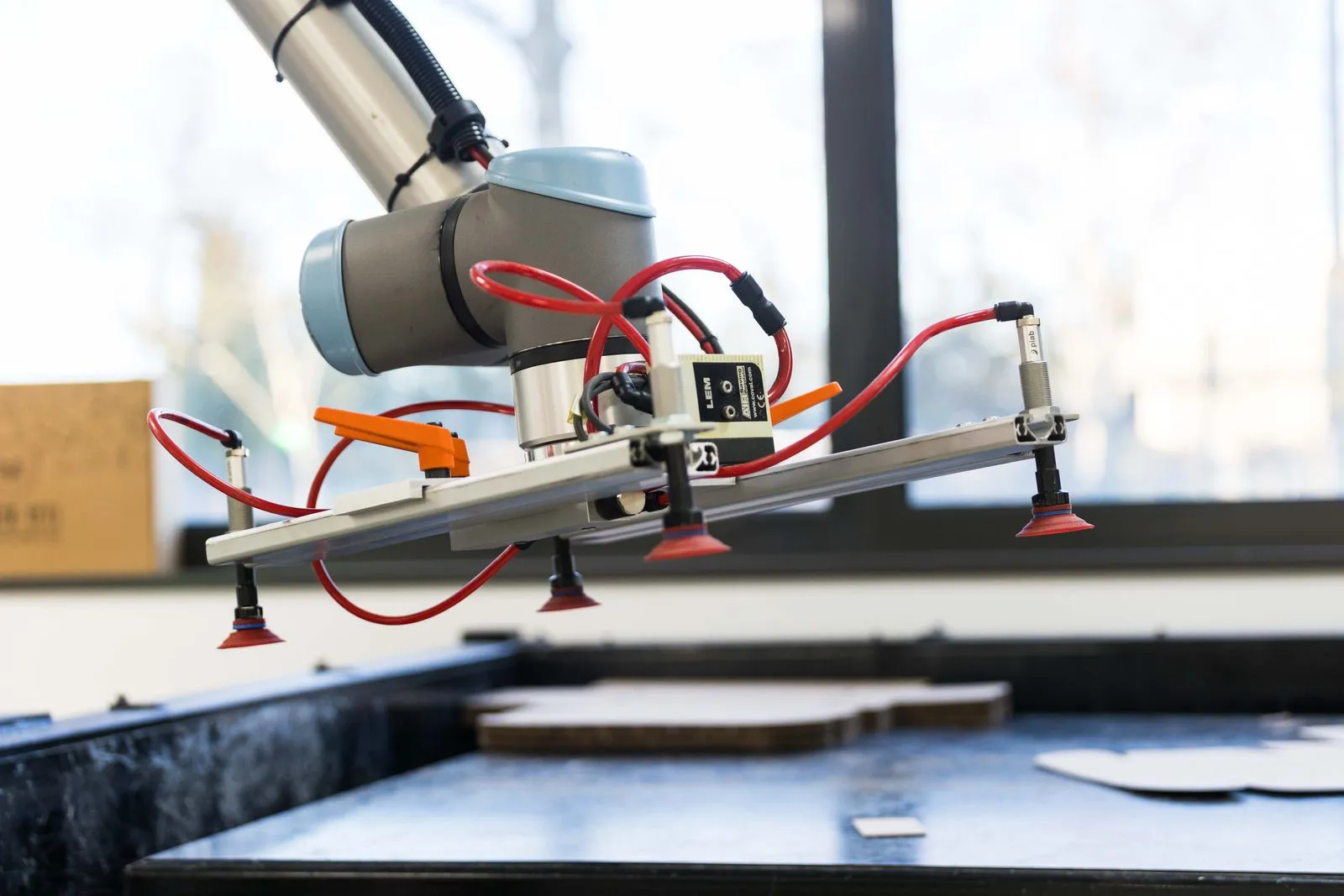 Robot de manutention de l'atelier Smartpack à Saint-Priest