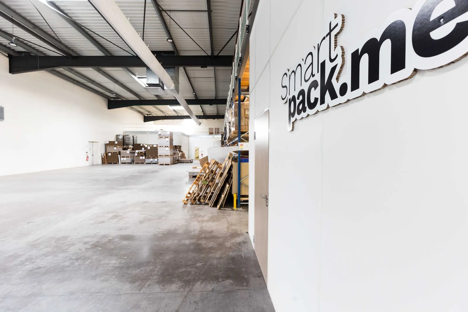 Équipe Smartpack dans l'atelier de fabrication d'emballages carton à Saint-Priest