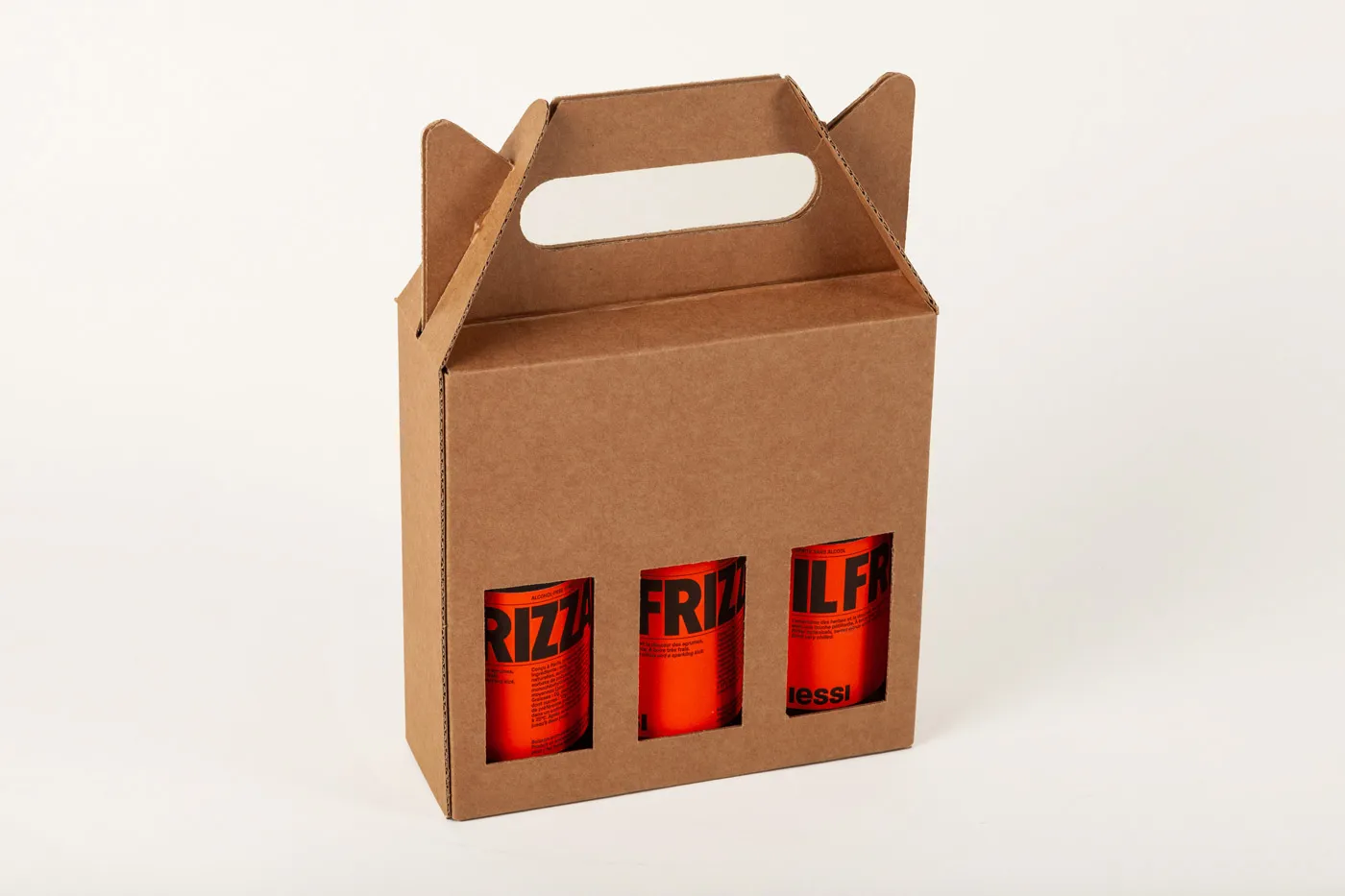 Valisette carton kraft avec poignée intégrée et trois fenêtres