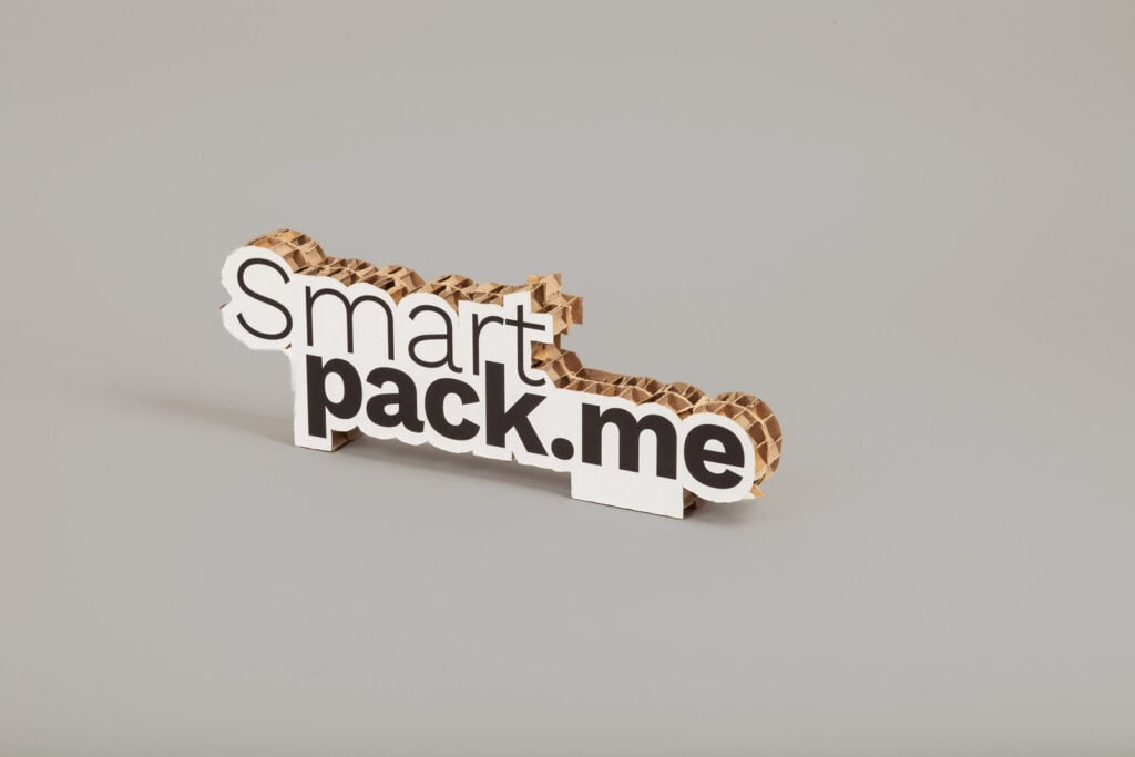 Lettre en carton et logo en carton sur-mesure 1 lettre en carton et logo en carton